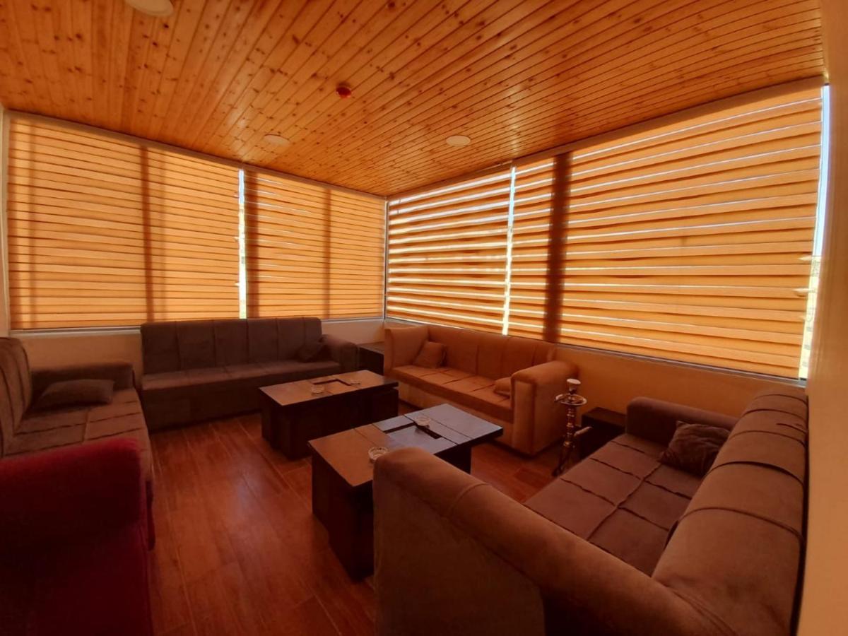 Petra Cabin Inn Hostel&Resturant Вади Муса Экстерьер фото
