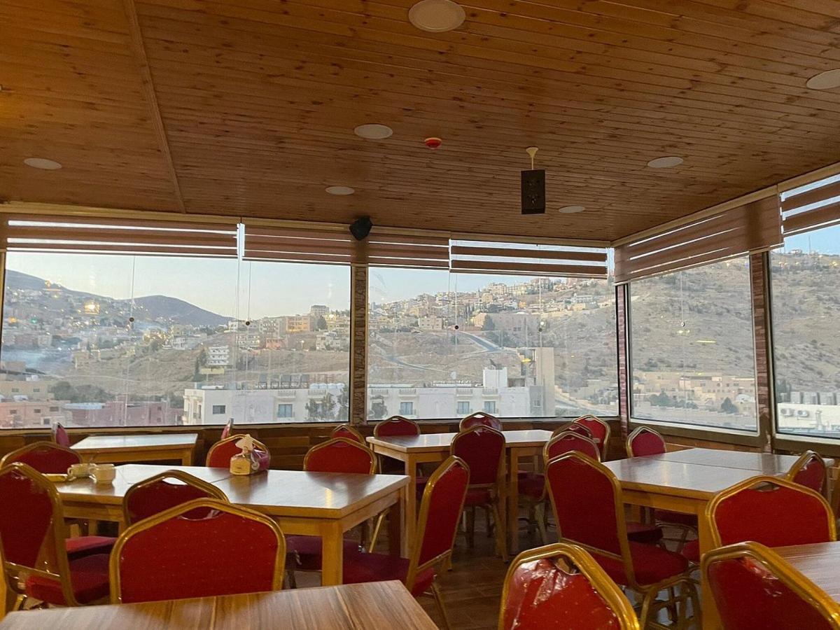 Petra Cabin Inn Hostel&Resturant Вади Муса Экстерьер фото