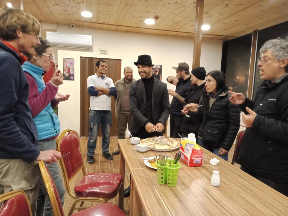 Petra Cabin Inn Hostel&Resturant Вади Муса Экстерьер фото